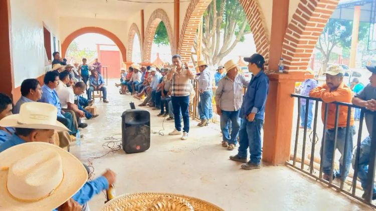 Rogelio Rojas Saavedra reafirma su compromiso con la comunidad de Ojo de Pescado