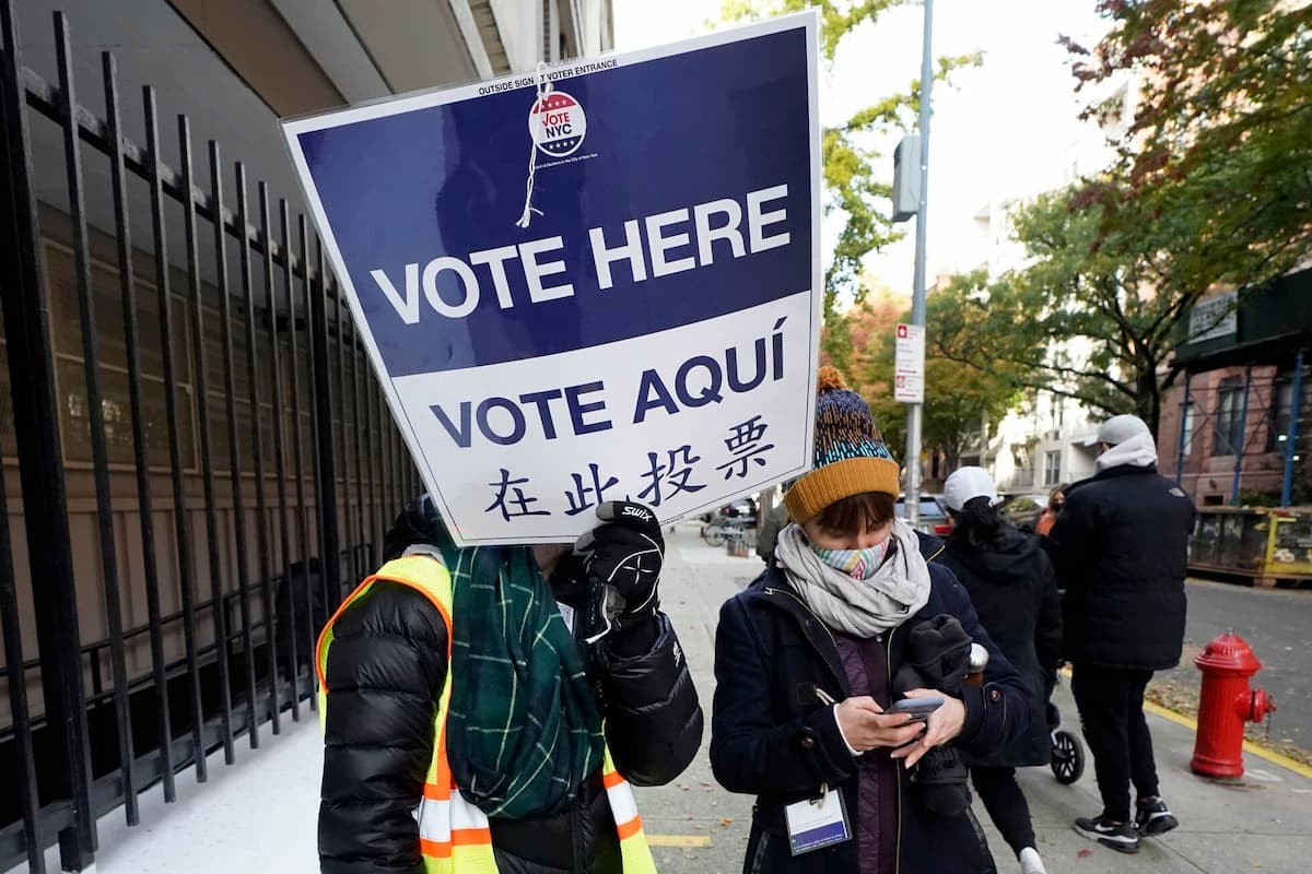 El Supremo de Nueva York revoca el derecho de voto en elecciones locales de 800.000 inmigrantes con papeles El Supremo de Nueva York revoca el derecho de voto en elecciones locales de 800.000 inmigrantes con papeles