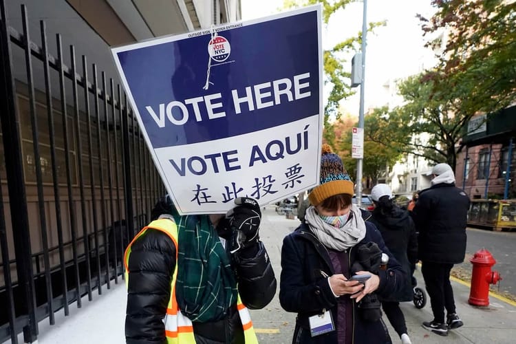 El Supremo de Nueva York revoca el derecho de voto en elecciones locales de 800.000 inmigrantes con papeles El Supremo de Nueva York revoca el derecho de voto en elecciones locales de 800.000 inmigrantes con papeles