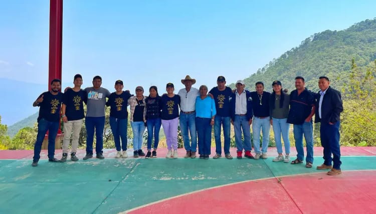 Escuchar para Transformar: La Clave del Éxito de Jesús Navarro Sierra para la Alcaldía de Tlacoapa Escuchar para Transformar: La Clave del Éxito de Jesús Navarro Sierra para la Alcaldía de Tlacoapa