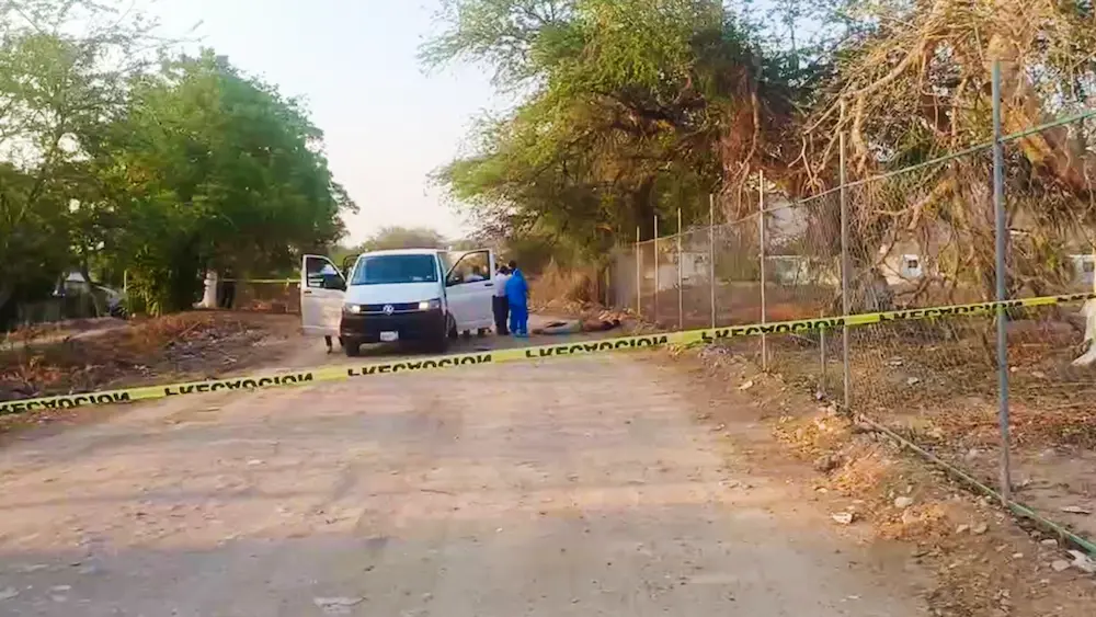 Encuantran a tres jovenes asesinados con tiro de gracia en Iguala Encuantran a tres jovenes asesinados con tiro de gracia en Iguala