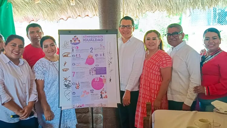 El candidato de la Coalición PT-morena-Verde Victoriano Wences Real firma compromiso por la Igualdad El candidato de la Coalición PT-morena-Verde Victoriano Wences Real firma compromiso por la Igualdad