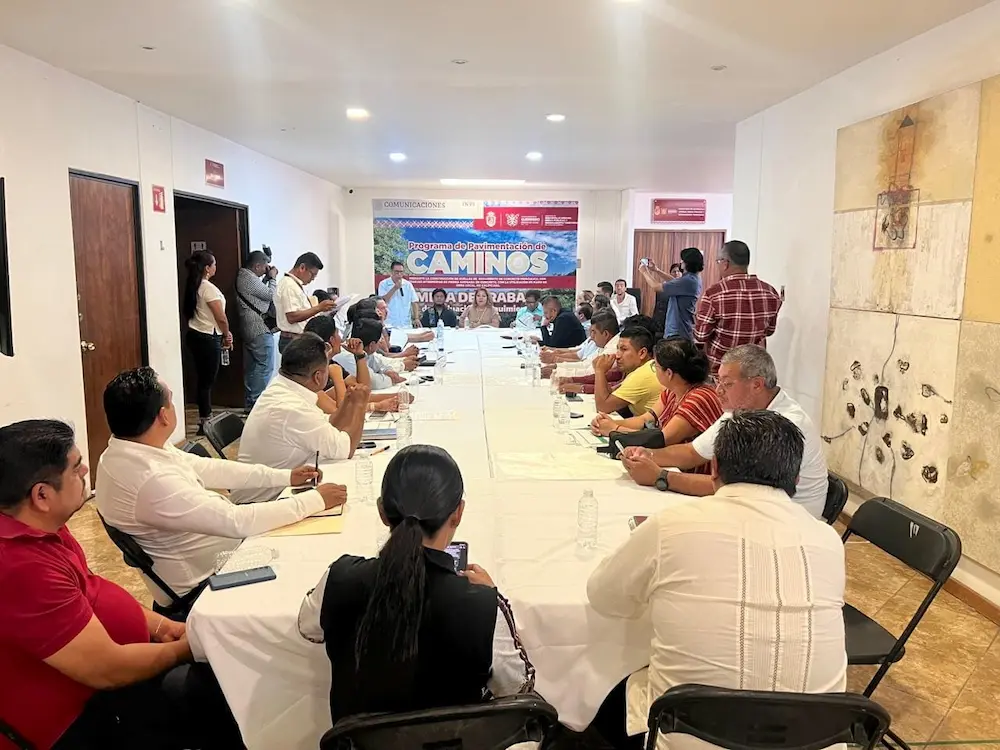 Evalúan avance de caminos artesanales en Guerrero Evalúan avance de caminos artesanales en Guerrero