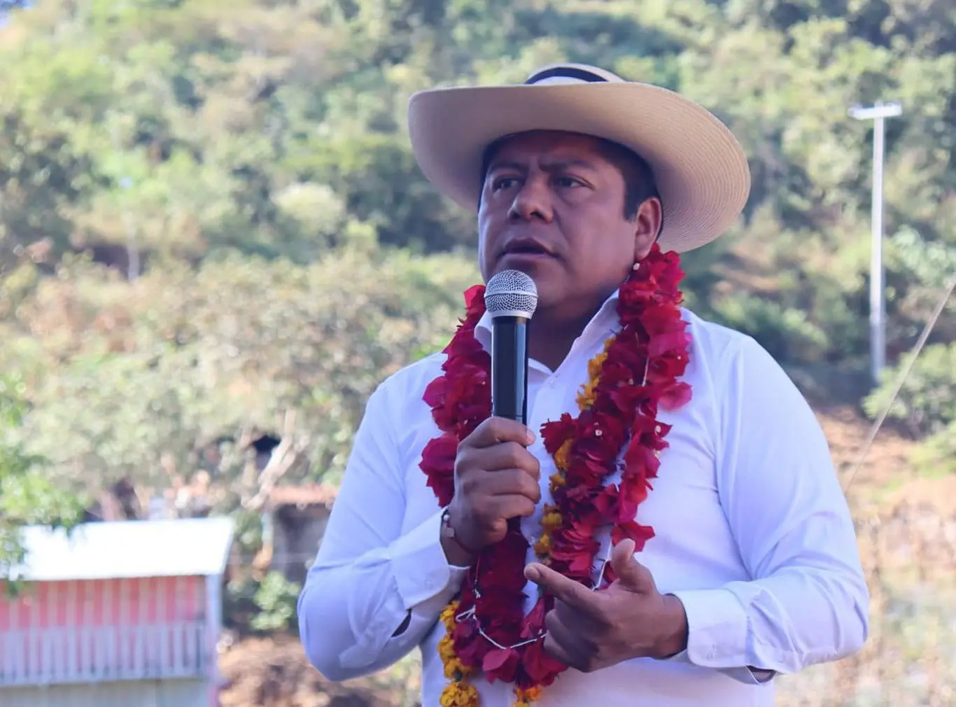 Asesinato del Alcalde de Malinaltepec, Lic. Acasio Flores Guerrero, Conmociona al Municipio Asesinato del Alcalde de Malinaltepec, Lic. Acasio Flores Guerrero, Conmociona al Municipio